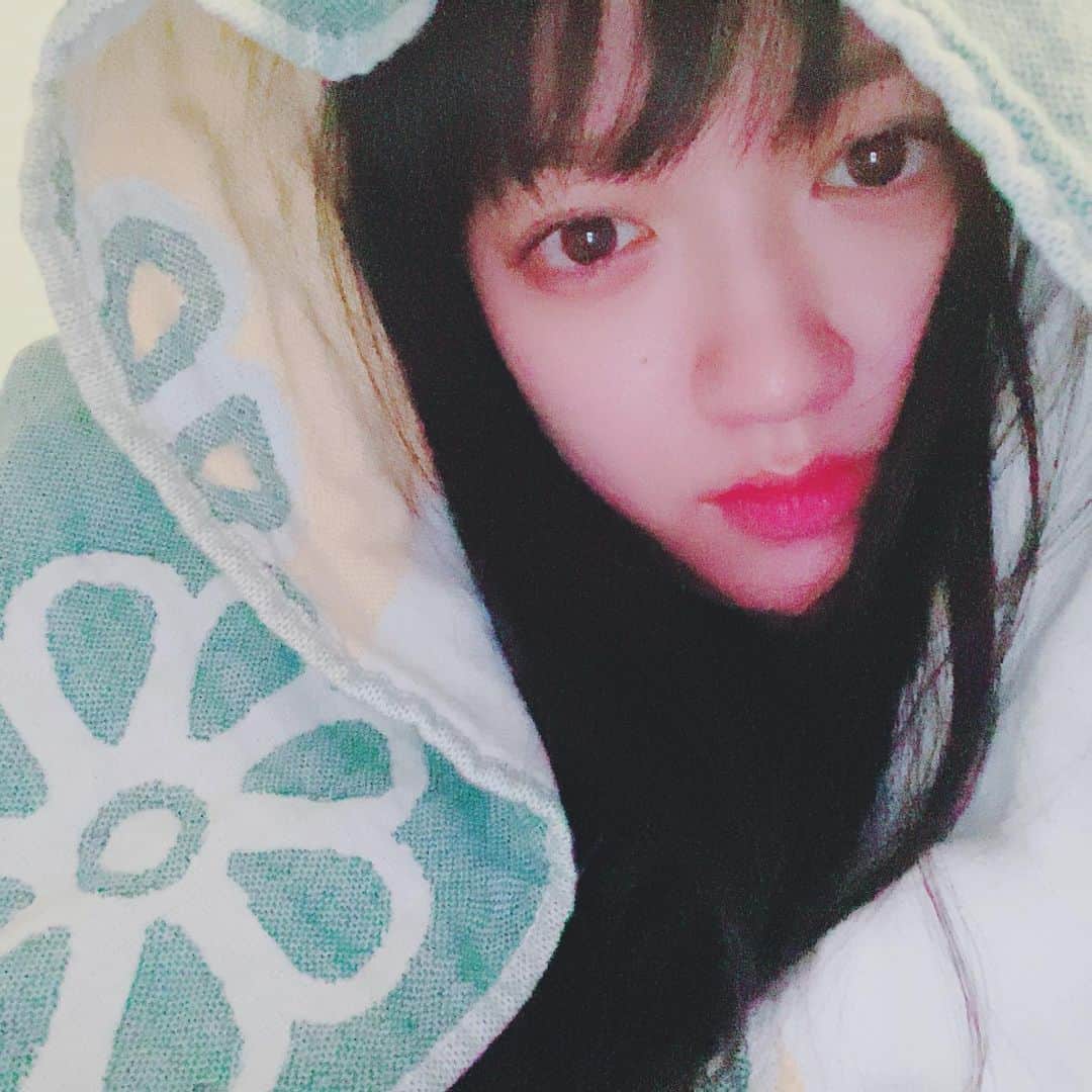 三浦萌のインスタグラム：「間に合った。メリークリスマス＾＾🎄 おやすみなさい  #めりーくりすます #メリクリ#おやすみなさい」
