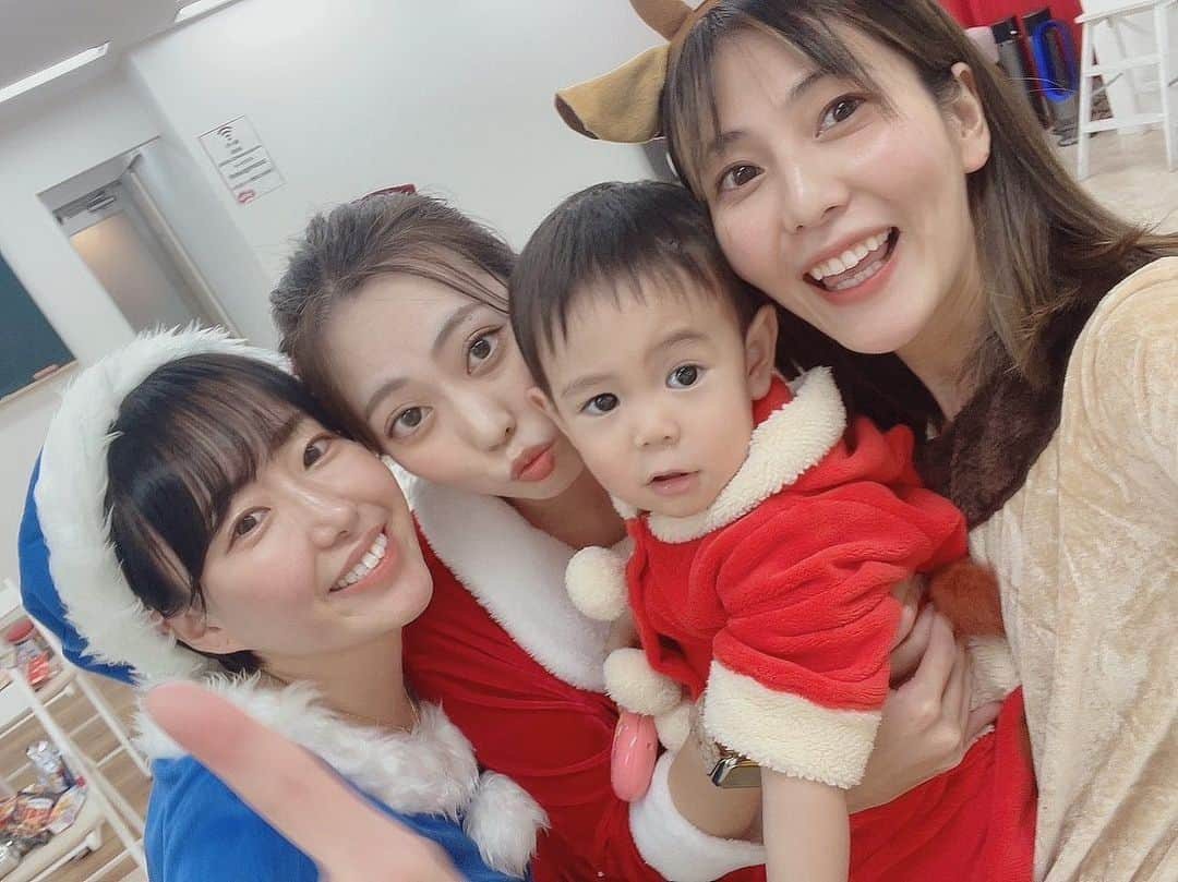 千葉えりかさんのインスタグラム写真 - (千葉えりかInstagram)「メリークリスマス🎄🎁❤️」12月25日 22時37分 - erika_chiba