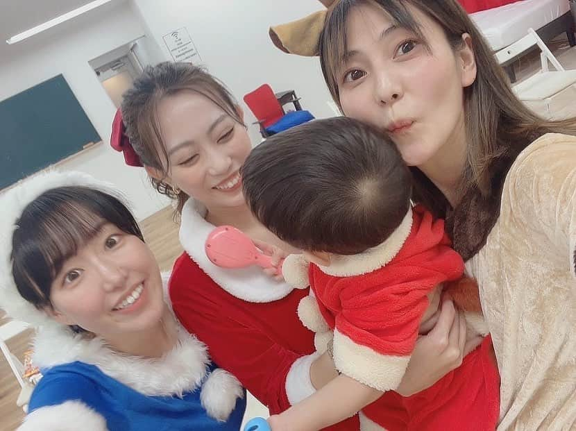 千葉えりかさんのインスタグラム写真 - (千葉えりかInstagram)「メリークリスマス🎄🎁❤️」12月25日 22時37分 - erika_chiba