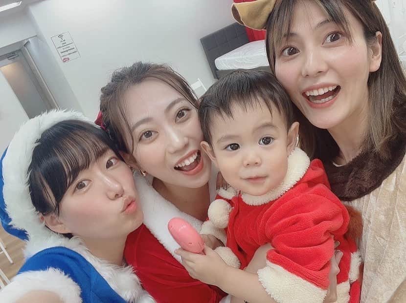 千葉えりかのインスタグラム：「メリークリスマス🎄🎁❤️」