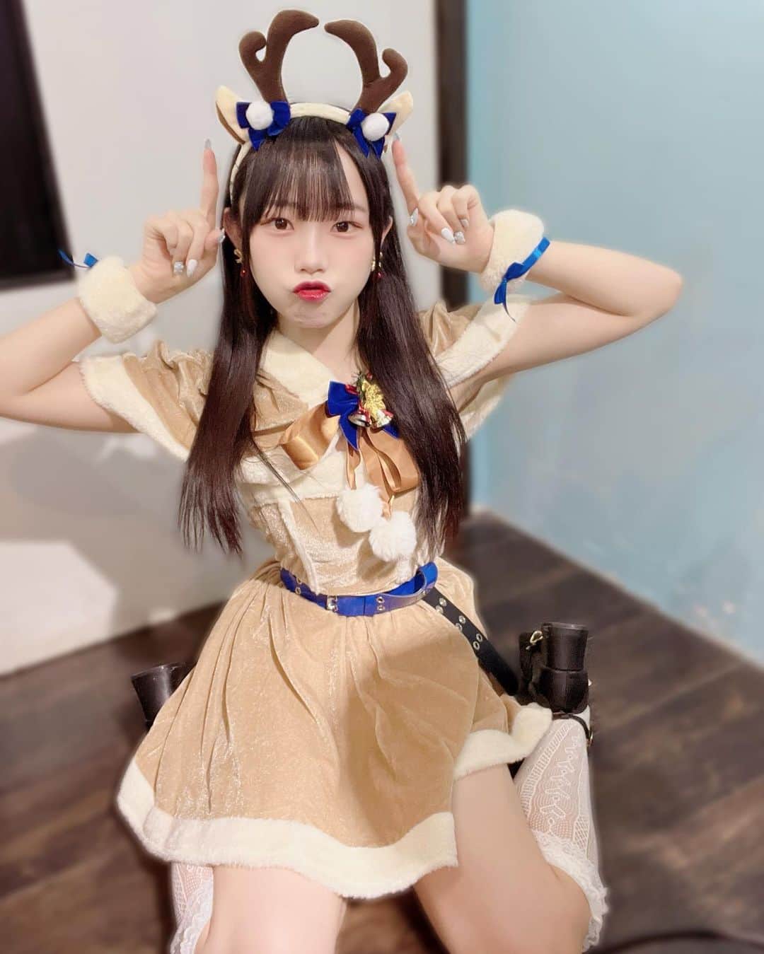 のインスタグラム：「ㅤㅤㅤㅤㅤㅤㅤㅤㅤㅤㅤㅤㅤㅤㅤㅤㅤㅤㅤㅤㅤㅤㅤㅤ  𝐌𝐞𝐫𝐫𝐲 𝐂𝐡𝐫𝐢𝐬𝐭𝐦𝐚𝐬🦌💙 ㅤㅤㅤㅤㅤㅤㅤㅤㅤㅤㅤㅤㅤ #アイドル #あいどる  #あおみな #あおみにゃ#蒼井湊 #名古屋  #おーえすけー  #青色担当 #jk  #クリスマス #merrychristmas #トナカイコス #christmas」