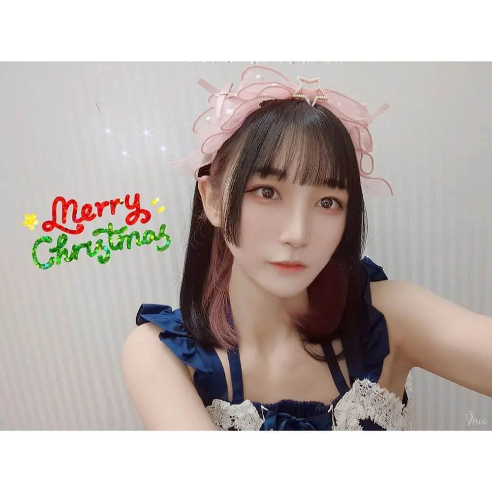 片瀬美月さんのインスタグラム写真 - (片瀬美月Instagram)「🎄🎁🎅⁡ ⁡*⁡ ⁡*⁡ ⁡*⁡ ⁡*.🎅🏻𝓜𝓮𝓻𝓻𝔂 𝓒𝓱𝓻𝓲𝓼𝓽𝓶𝓪𝓼🎄.*⁡ ⁡*⁡ ⁡*⁡ ⁡*⁡ ⁡🎄🎁🎅⁡ ⁡#メリークリスマス ⁡ ⁡#クリスマス ⁡ ⁡#merrychristmas ⁡ ⁡#xmas」12月25日 15時12分 - miduki_cat