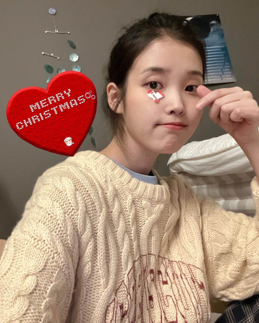 のインスタグラム：「전 잘 있습니다 메리메리🎅🏻」