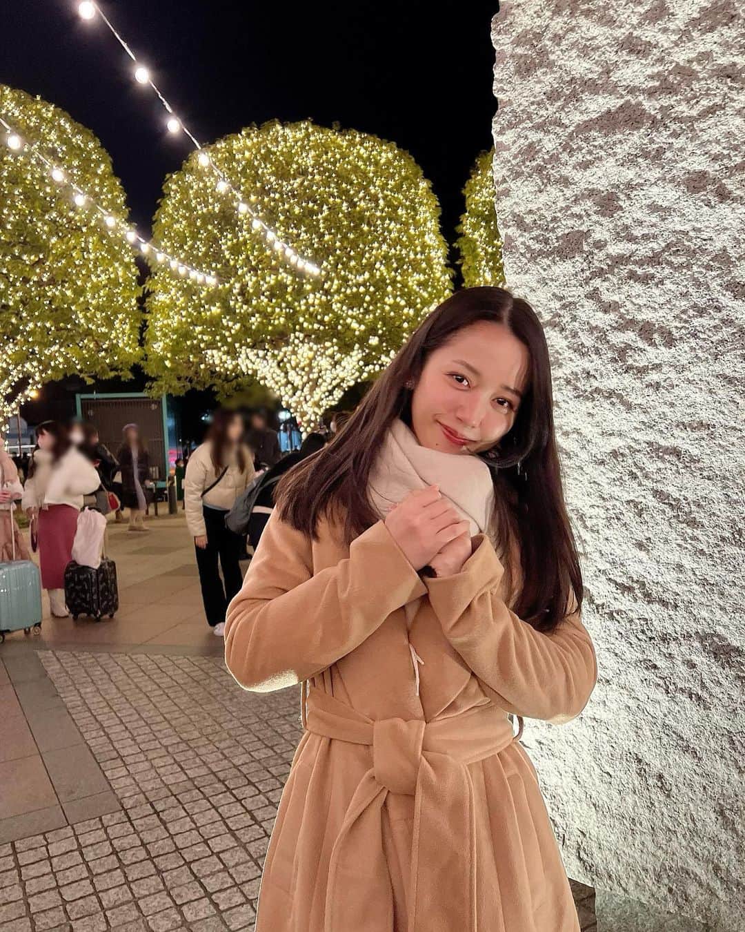 高山璃奈さんのインスタグラム写真 - (高山璃奈Instagram)「⁡ メリークリスマス🎅🎄🎁 ⁡ 街中がキラキラしていて ときめいてしまいます☺️✨ ⁡ 楽しいクリスマスをお過ごしください(^^)♪ ⁡ #メリークリスマス  #写真撮る時首傾げがち #ステキなクリスマスを」12月25日 16時21分 - rina__takayama