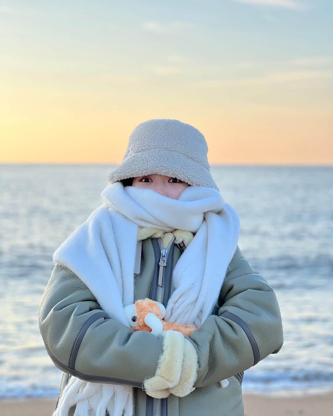 キム・ユジョンのインスタグラム：「감기 조심하세요.🤍」