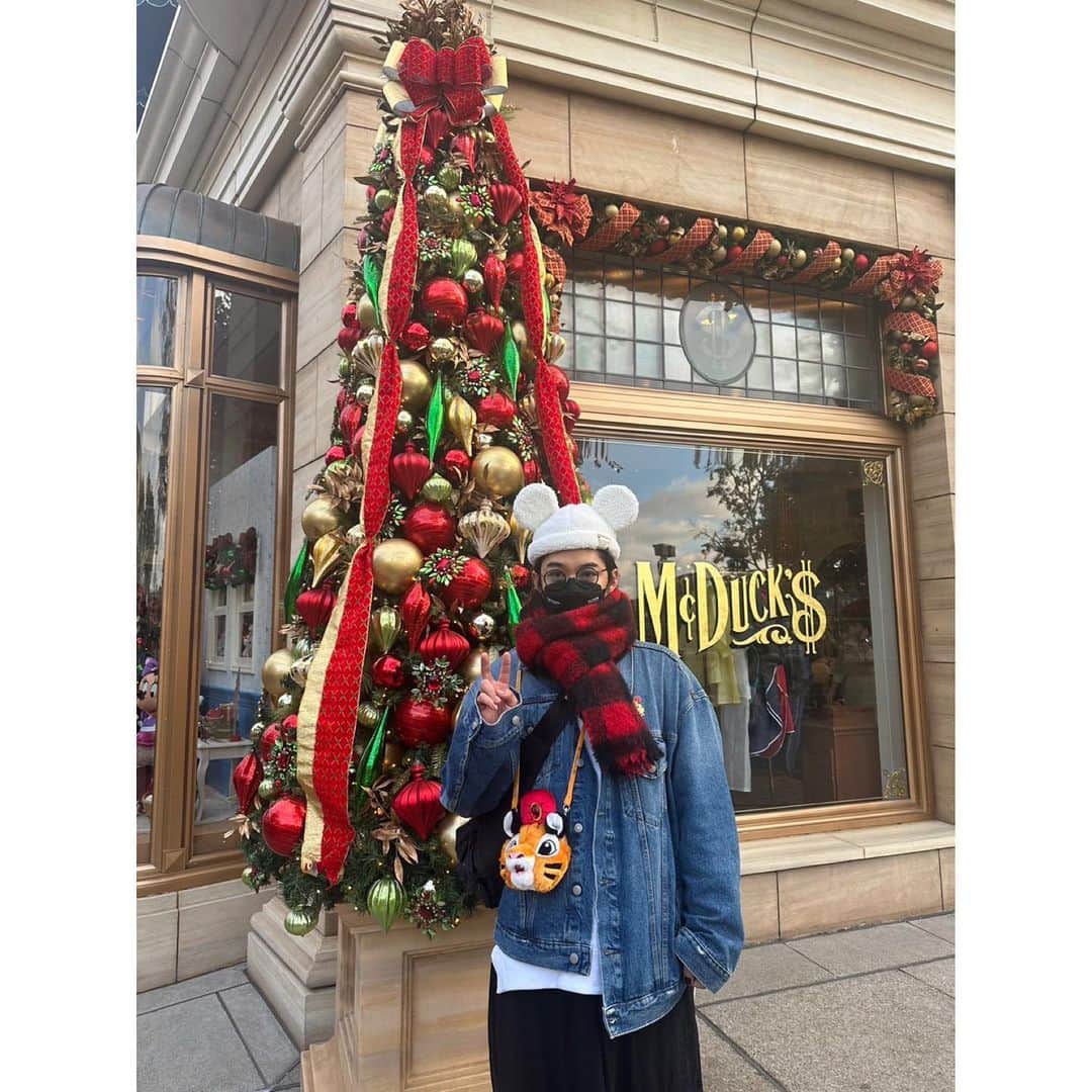 千葉雄大のインスタグラム：「メリークリスマス。 だいぶ前の思い出たちをば。 ふと思い出した時に、 あぁたのしかったなぁって時間を いっぱい紡ぎたいもんです。」