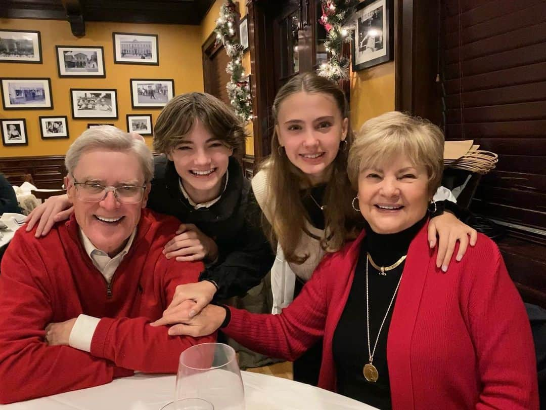 ジャクソン・ロバート・スコットさんのインスタグラム写真 - (ジャクソン・ロバート・スコットInstagram)「So lucky and grateful to have made it back to the Midwest to see my Nana & Grandpa and relatives for Christmas.🎄❤️ May you all have Joy, Peace & Love this holiday. 🕯️✨🥰❄️ #Christmas2022 #CandlelightService #Family #JoyToTheWorld #HolidayTraditions」12月25日 17時05分 - jacksonrobertscottofficial