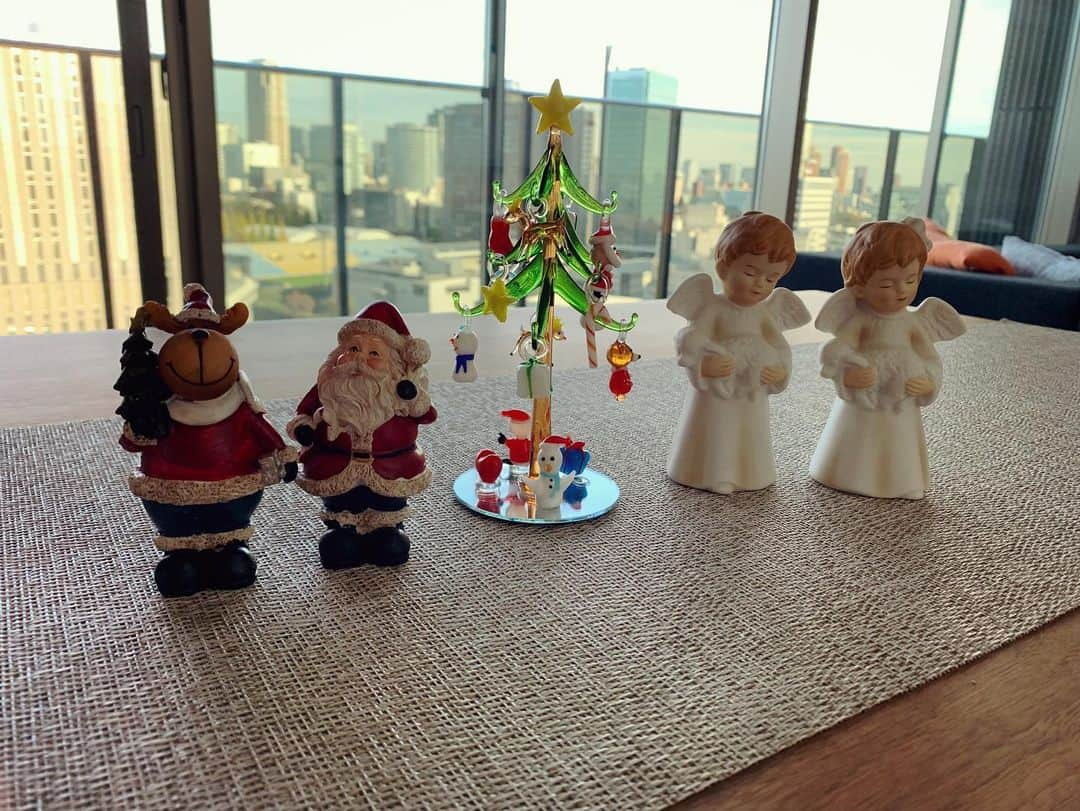 日高大地さんのインスタグラム写真 - (日高大地Instagram)「Merry Xmas🎄🎄 今年は引きこもりのクリスマスです🎅  さて昨日のイヴは退団記念日でした😊 日々の充実のおかげであっという間に9年経ちました。 マイペースなインスタ更新ですが、これからも宜しくお願いします💕💕  皆さま素敵なクリスマスを✨」12月25日 17時07分 - yoko92hidaka