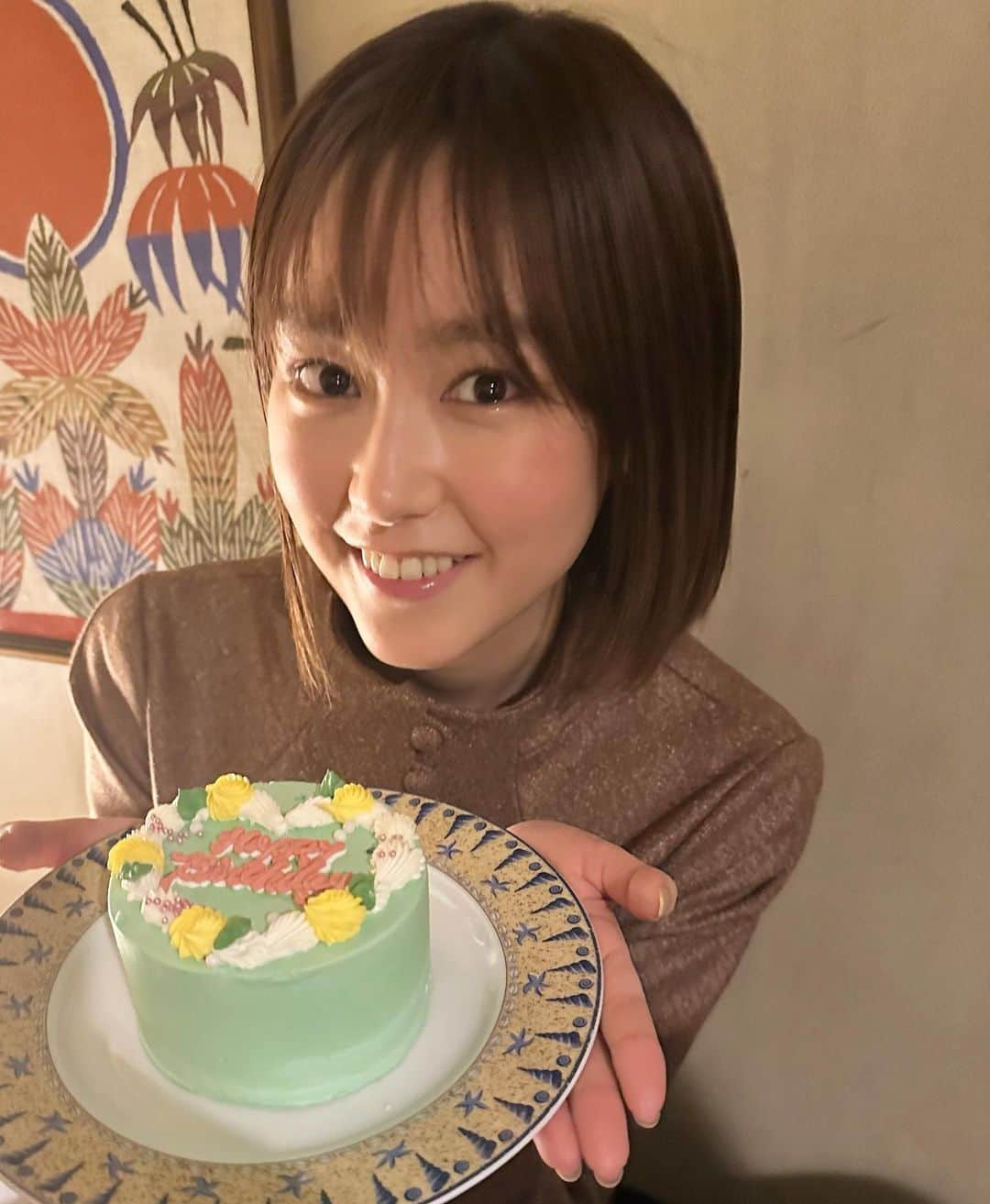 のインスタグラム：「Merry Christmas🎄 みなさま、良い夜をお過ごしください…😌☆ 写真はクリスマスではなく😂この前友達にお祝いしてもらった誕生日。」