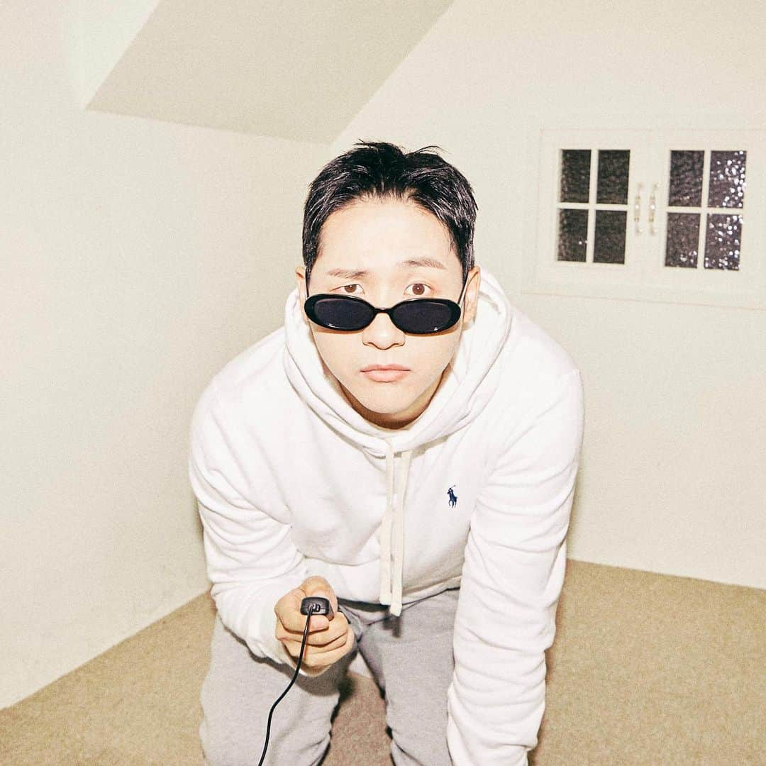 シヌ さんのインスタグラム写真 - (シヌ Instagram)「😎🎄」12月25日 18時18分 - realcnu