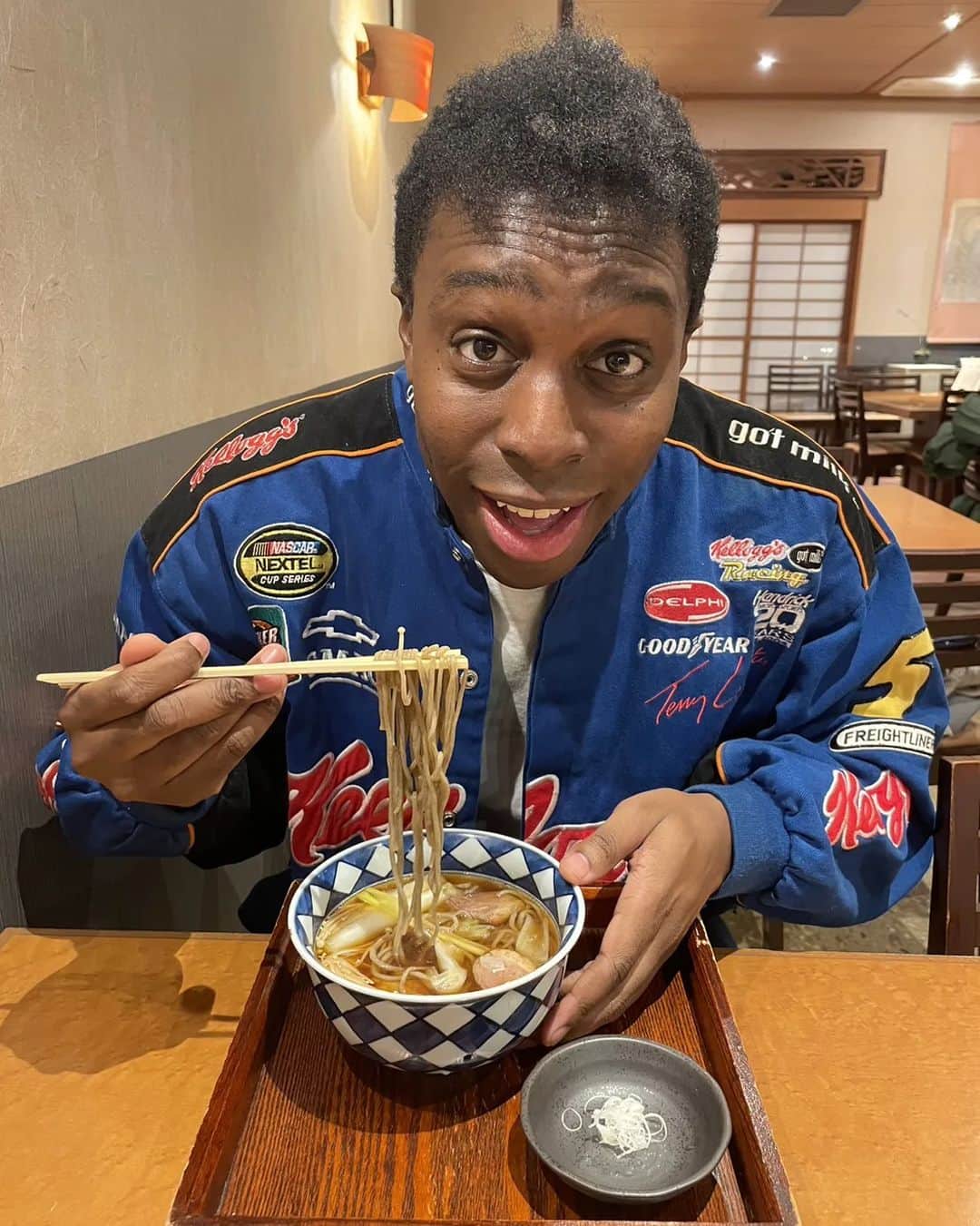 アイク・B・ヌワラのインスタグラム：「クリスマスディナーでーす！！🎄🎅 #メリクリ」