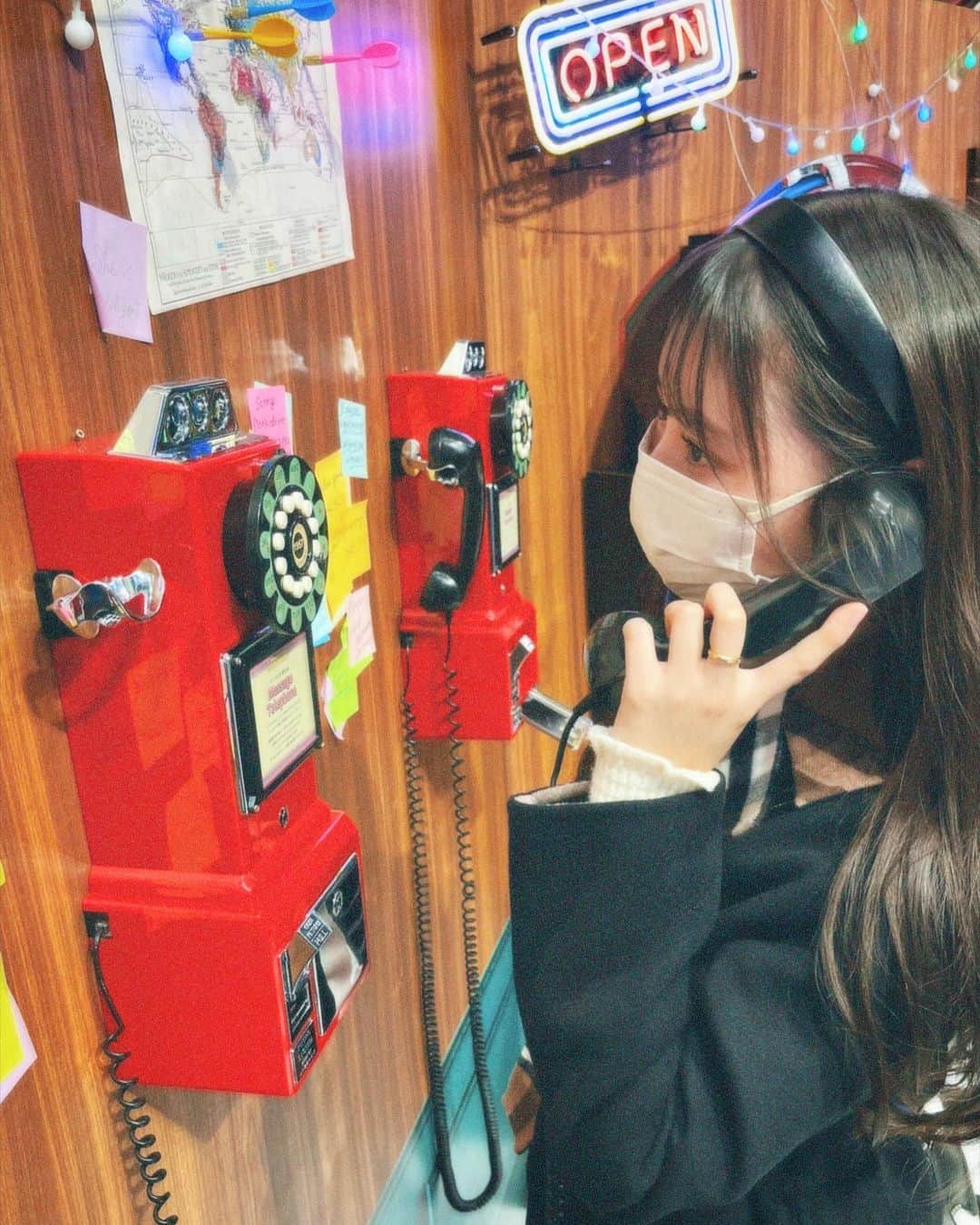 月野有菜さんのインスタグラム写真 - (月野有菜Instagram)「メリークリスマス🎄🤍  この電話のボタンを押すと 子ども達のサンタさんへの願い事が聞こえてきて可愛かったです🎅🏻」12月25日 18時42分 - yuna_tsukino920