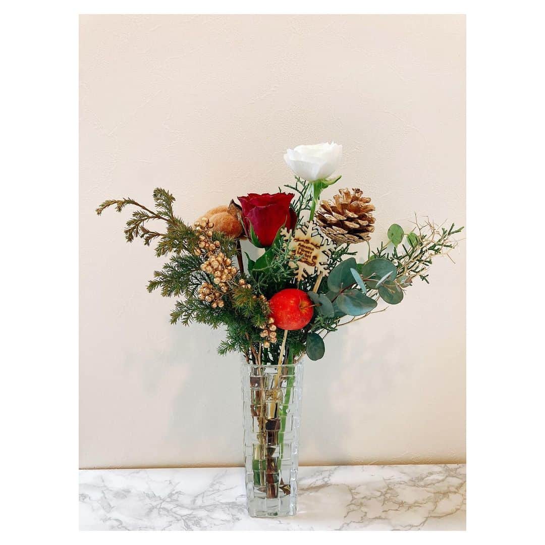 RINAのインスタグラム：「🦌𝙼𝚎𝚛𝚛𝚢 𝚇'𝚖𝚊𝚜🎁🎅🏻  皆さま 素敵なクリスマスを お過ごしください🌹✨  ．」
