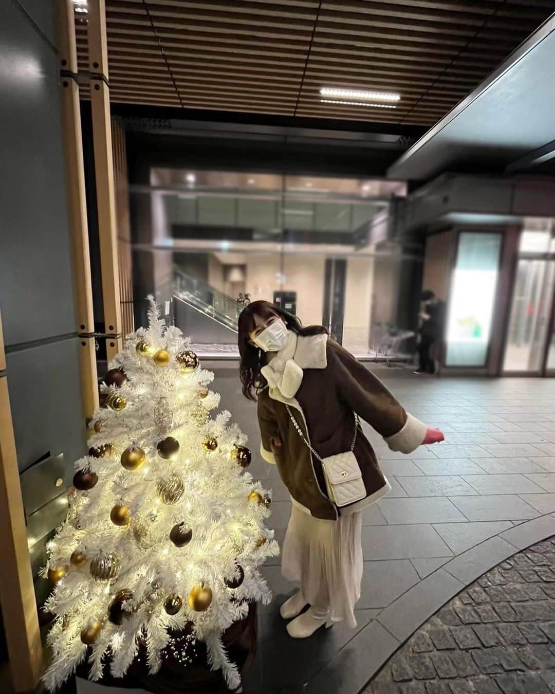 桜井美里さんのインスタグラム写真 - (桜井美里Instagram)「♡  🎄𝐌𝐞𝐫𝐫𝐲𝐂𝐡𝐫𝐢𝐬𝐭𝐦𝐚𝐬🎄  今年もいっぱいイルミネーション見れた✨  みんなはどんなクリスマスを過ごしてるの〜？   #クリスマス」12月25日 19時16分 - mippi__0418