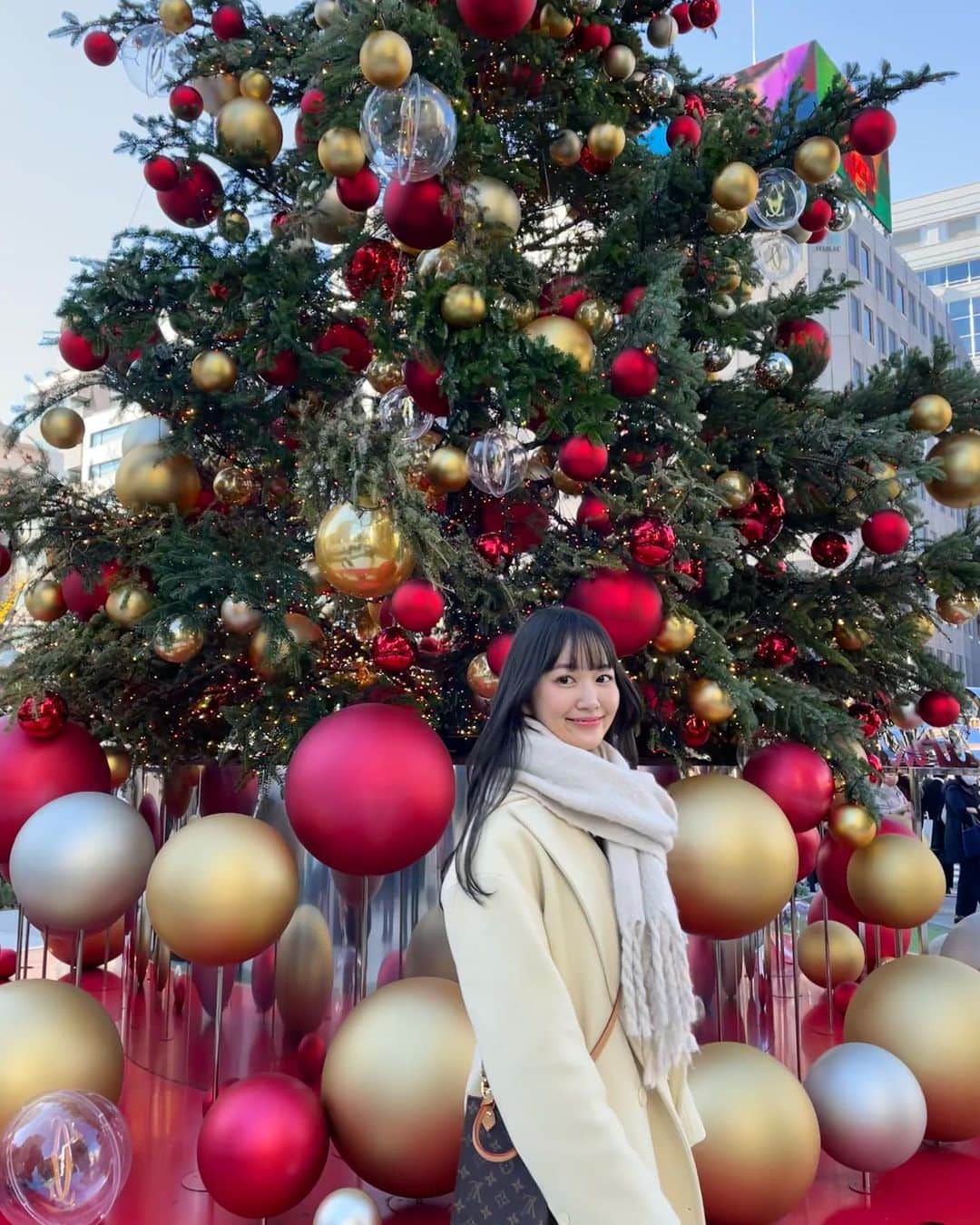 小林恵月さんのインスタグラム写真 - (小林恵月Instagram)「Merry Christmas🎅🎁❤️ Cartierのツリー可愛かった🎄🌟」12月25日 19時35分 - ezuki_kobayashi