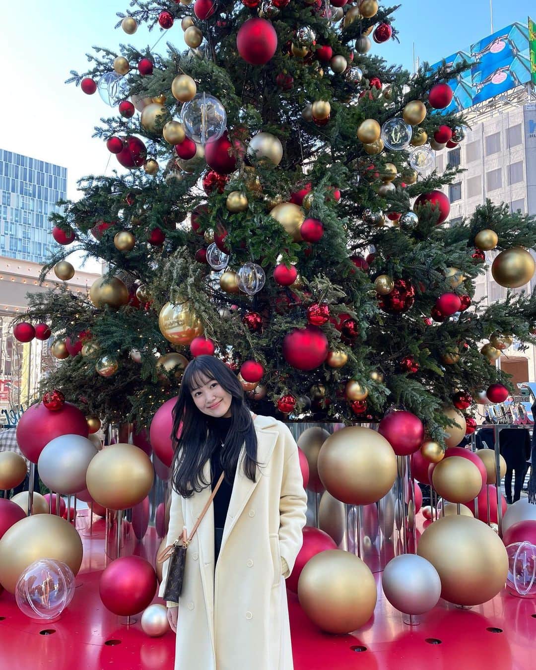小林恵月さんのインスタグラム写真 - (小林恵月Instagram)「Merry Christmas🎅🎁❤️ Cartierのツリー可愛かった🎄🌟」12月25日 19時35分 - ezuki_kobayashi