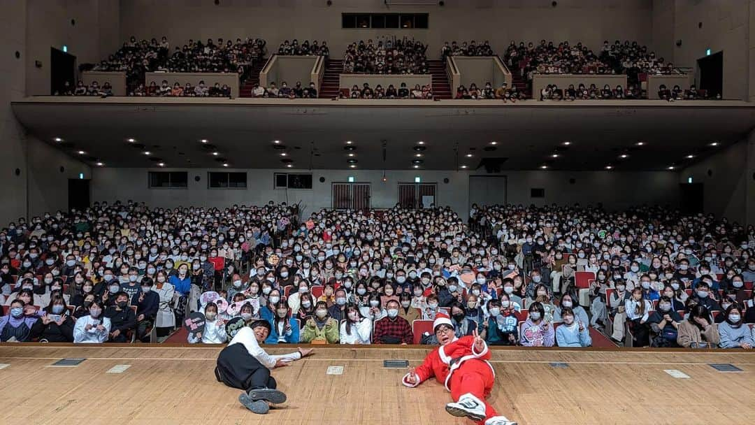 向井慧のインスタグラム：「今年の目標達成。 #むかいの喋り方 #むかいの集い方 #1000人以上の方達 #イベントに関わって下さった皆様 #シク町さん #ありがとうございました #クリスマスディズニー」