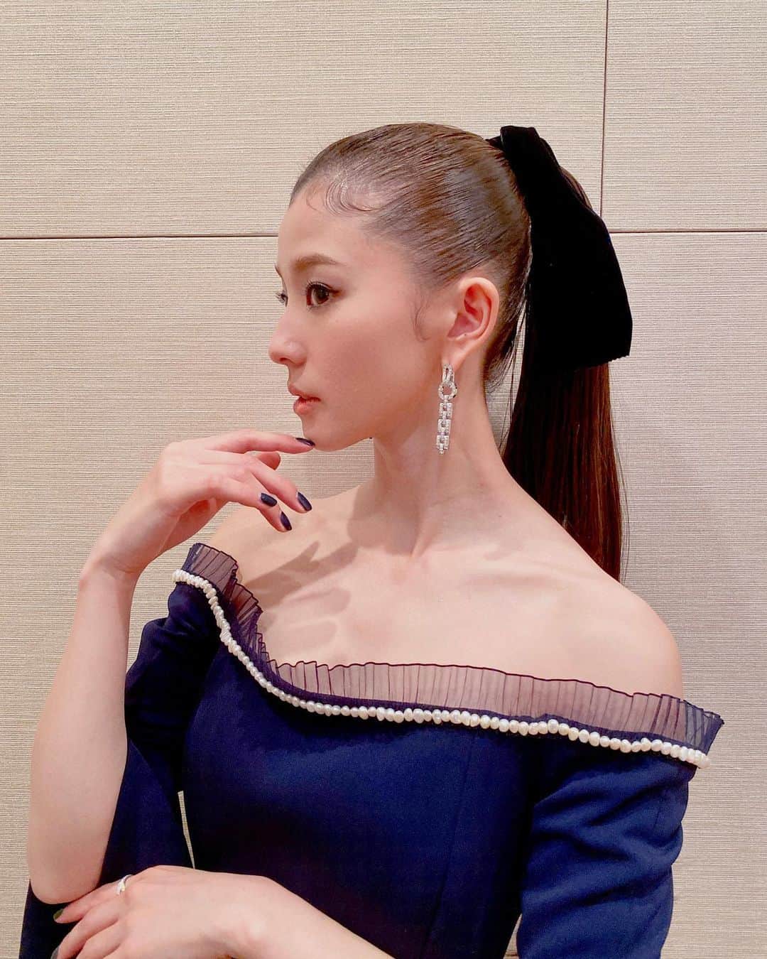 のインスタグラム：「. . @netflixjp  #aliceinborderland  . ♥️♠️♣️♦️ . .」