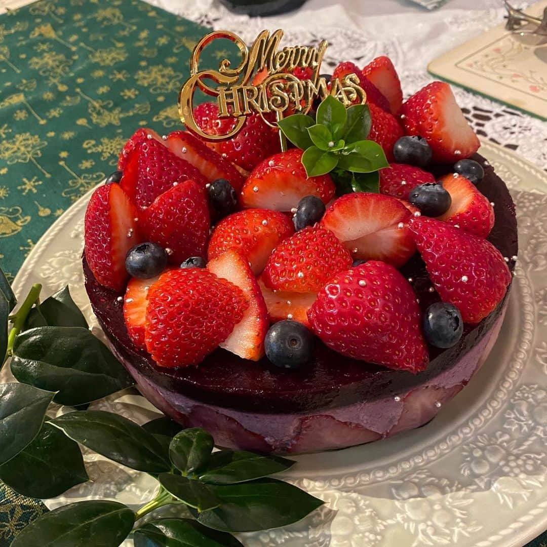 エイミーのインスタグラム：「Happy Christmas🎄🍓🍷」