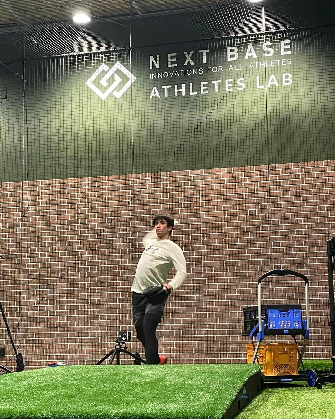 国吉佑樹のインスタグラム：「NEXT BASE ATLETE LAB ⚾️🔥  先日、ネクストベースアスリートラボの施設にて動作解析を行ってきました。  自分のデータが可視化できてそれを専門家の方から即、フィードバックして貰えるので👍  課題が明確になるので今後に活かします🫡🔥  #ネクストベースアスリートラボ  #動作解析  #千葉県市川市  #道の駅のすぐ隣  #自分と向き合う #データ #可視化 #国吉佑樹  #9244」