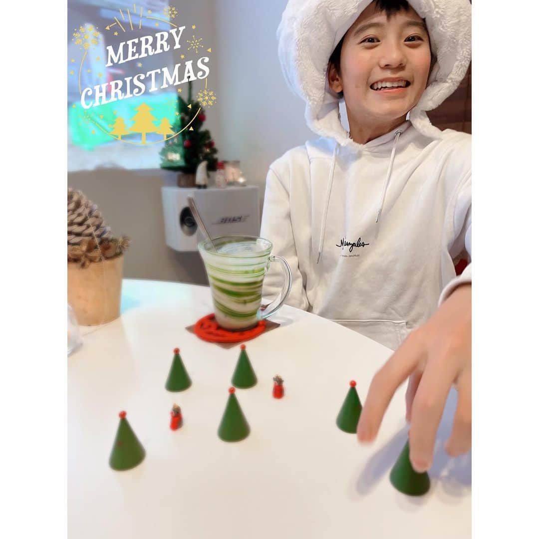 のインスタグラム：「✳︎ サンタさんと トナカイさんと 雪だるまを合わせるよ ・ 🎄Merry Christmas🎄 🎅🦌⛄️ ・ ・ ✳︎ #髙橋來」