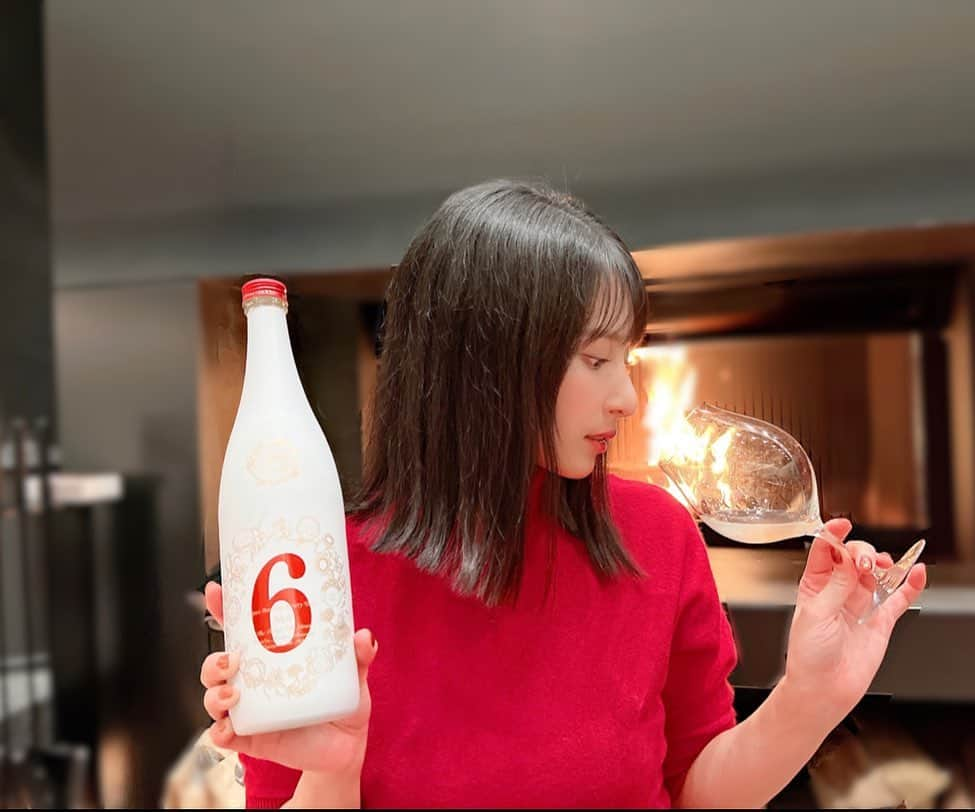 石條遥梨さんのインスタグラム写真 - (石條遥梨Instagram)「🎅🎄🥂💫💫 日本酒で乾杯✨  #Xmas」12月25日 23時24分 - shijoharu