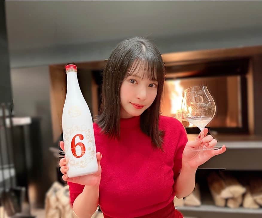 石條遥梨のインスタグラム：「🎅🎄🥂💫💫 日本酒で乾杯✨  #Xmas」