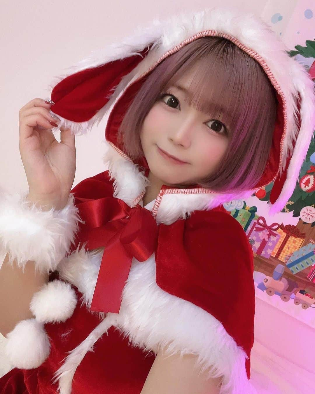 羽咲みはるのインスタグラム：「🐰 メリークリスマス🎄でした💞 #サンタコス」