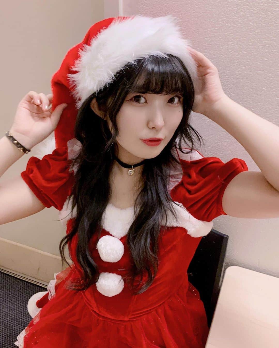 東雲れいかのインスタグラム：「. #merrychristmas 🎄 What did you ask Santa for? . . . . . . . みんなは、サンタさんに何をお願いしたの？ . . . . #xmas #merryxmas🎄 #cosplay #japanesegirl #japanesemakeup #santaclaus」