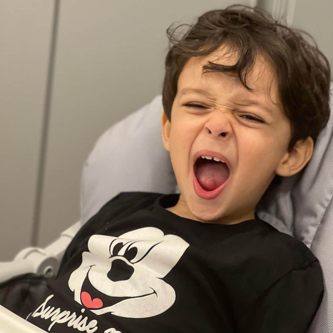 アドリアーノ・コレイアのインスタグラム：「Hoje é dia do nosso baxola ! Ele que é a nossa alegria ! Presente de Deus ! Te amoooooooo meu thonyco ! 4 aninhos 🙌🏼🙌🏼🎂🎂」