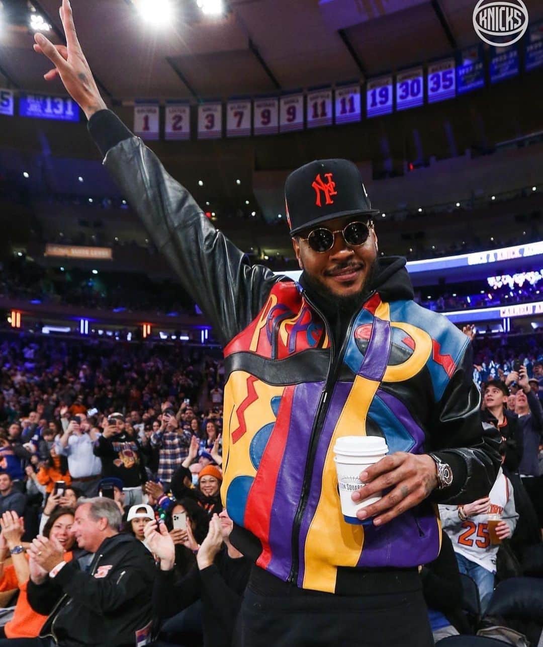 のインスタグラム：「Carmelo Anthony Returns to NYC in Pelle Pelle」