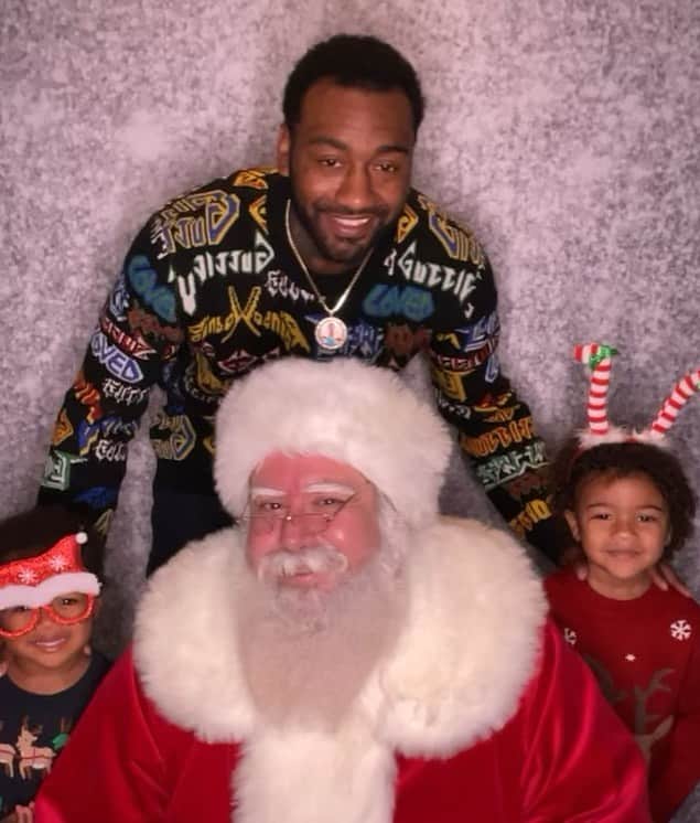 ジョン・ウォールのインスタグラム：「and a very Merry Christmas from Us to You🎅🏾🎄🎁 ❤️」
