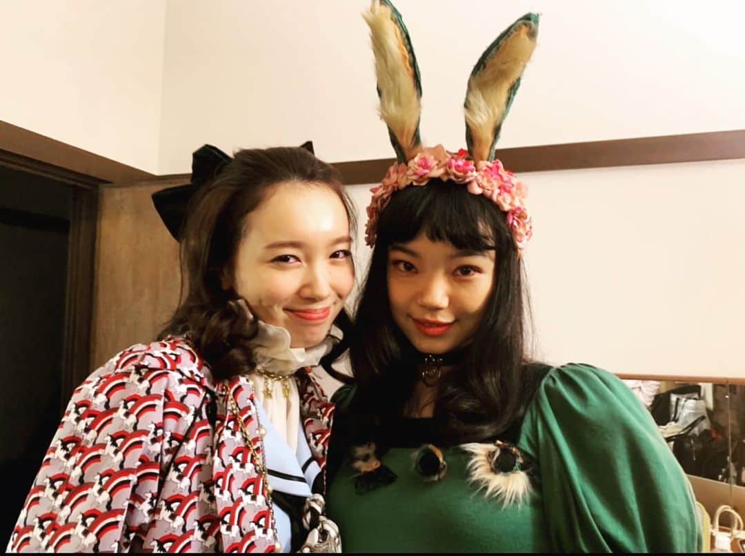 飯豊まりえのインスタグラム：「. NHKドラマ『岸辺露伴は動かない』 第7回　ホットサマー・マーサ 26日、今夜22時からです。  @harp_tone  可愛すぎて…🐰💜」