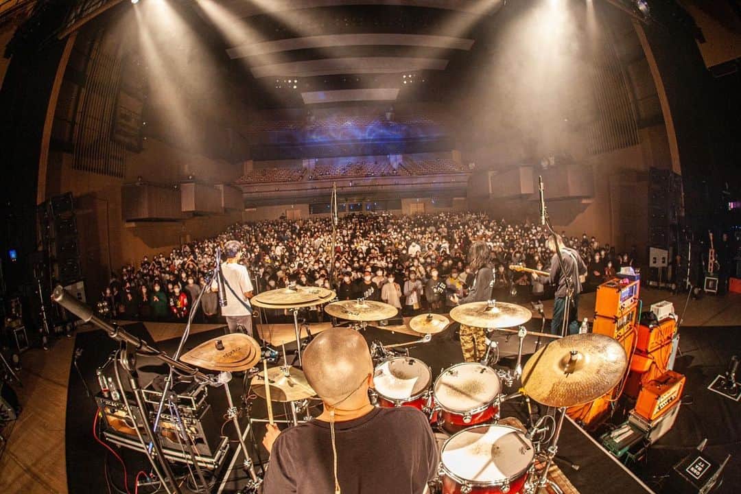 荒井岳史さんのインスタグラム写真 - (荒井岳史Instagram)「the band apart 12/25/2022  アルバムツアー完結編、無事に終えることができました。 来てくれた皆さん、ありがとう。  #thebandapart  📸 : Kanade Nishikata」12月26日 9時54分 - takeshi_arai