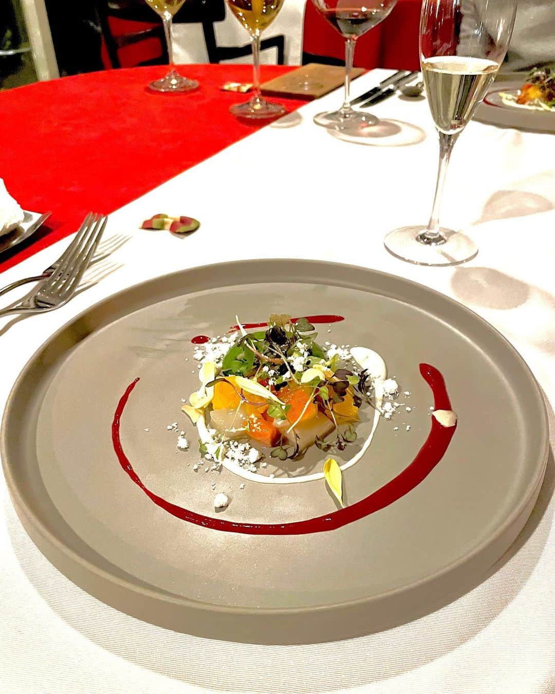 吉田知那美のグルメインスタ