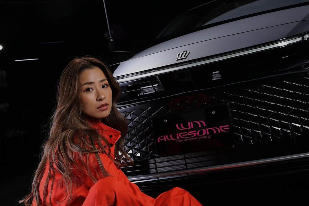 MIYAのインスタグラム：「Shooting in Osaka 2022 @awesome.japan   年始に発表があるかも..🤭 見逃さないでね😘  #shooting #osaka #car #awesomejapan #bts」