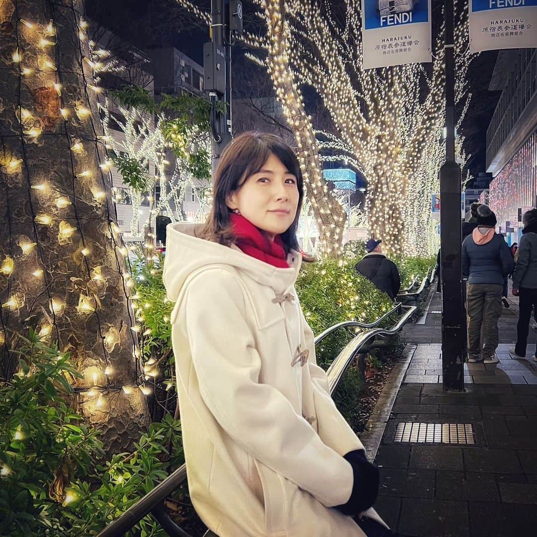 中江有里のインスタグラム：「本日、ひとつ歳を重ねました。  明日12月27日は1日遅れのバースデーライブ。歌い納めです。  https://twitcasting.tv/c:sparkpoint/shopcart/196672  ストーリーズ、ハイライトにリンクあります。  #中江有里」