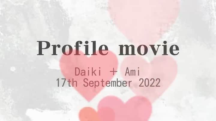 AMIのインスタグラム：「💍 . お色直しの時に流した生い立ちムービー🎬👶🏻〜👩🏻👨🏻 先輩に教えて頂いて capcutというアプリで作りました✍🏻🌼 . #結婚式 #生い立ちムービー  #生い立ちムービー手作り  #capcut #movie」