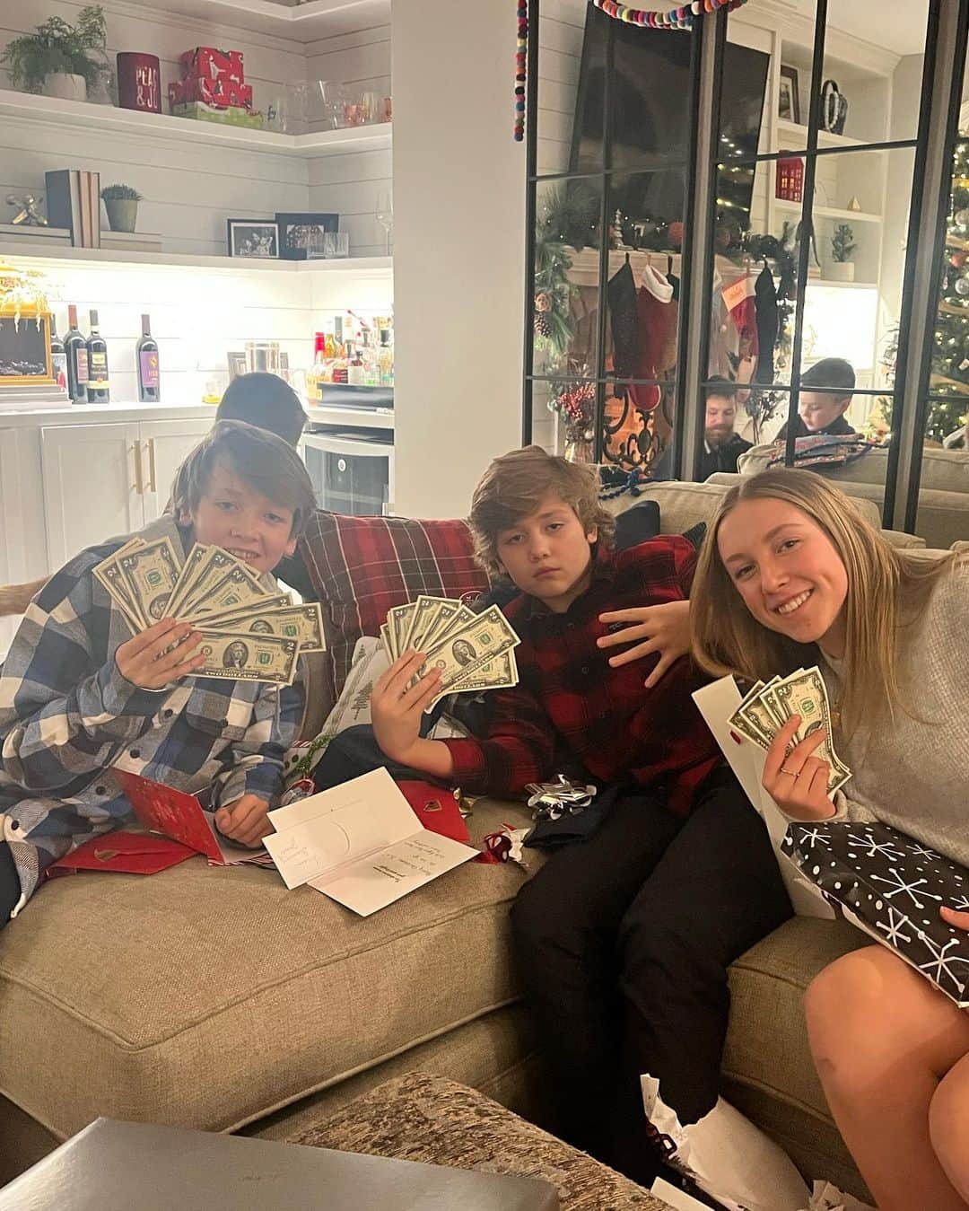 ブライアン・バリントンさんのインスタグラム写真 - (ブライアン・バリントンInstagram)「Merry Christmas! Grateful to spend it with some special people!🎄 🎁 🎲」12月26日 13時35分 - bryanbullington