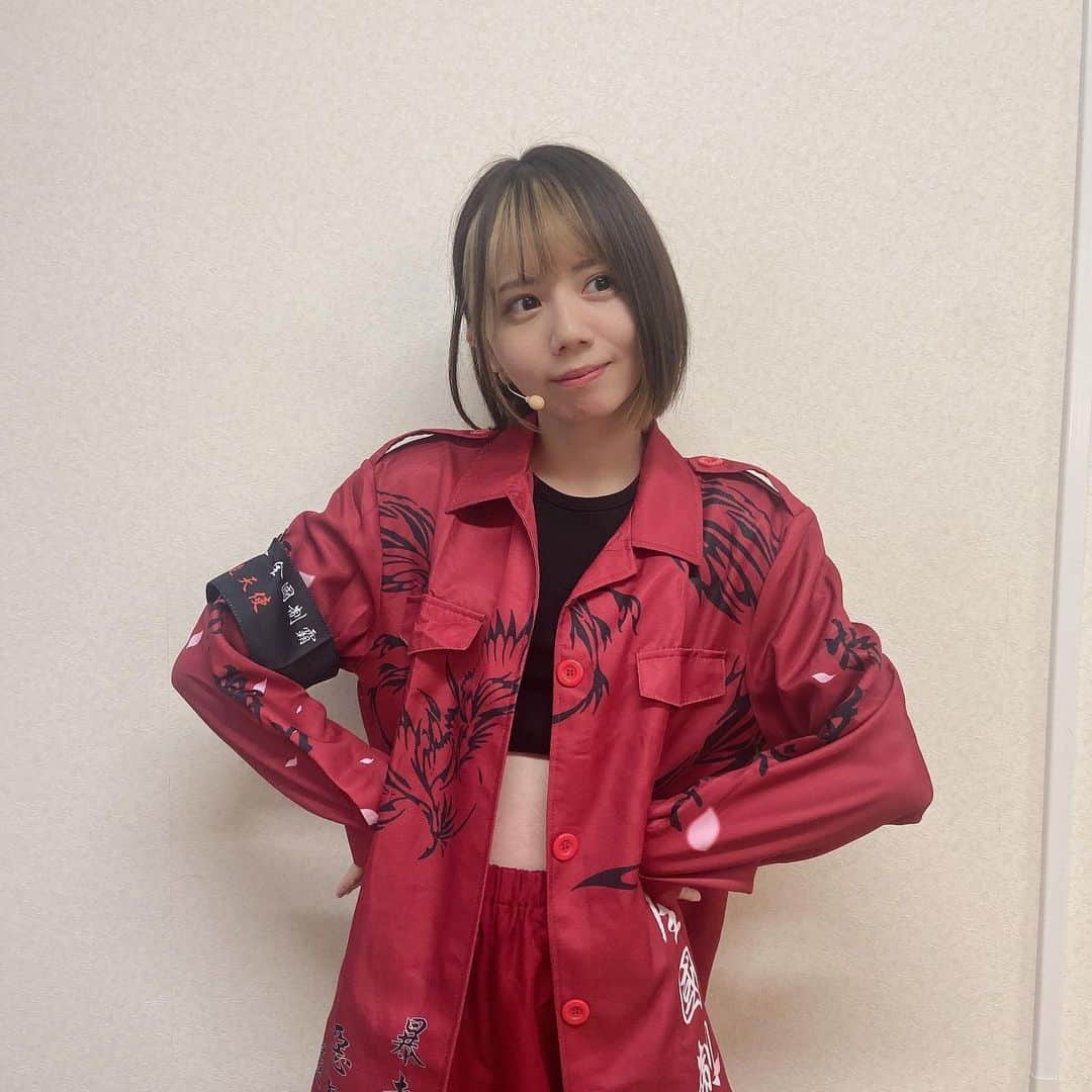 田辺奈菜美のインスタグラム：「ミュージカルSMILE -kodo-大好きなパパからの手紙 ご観劇ご視聴ありがとうございました！！ 色々とありましたが無事にこの作品を終えることができました🥹 ありがとうございます。 不安に押し潰させれそうになった時もあったけど、みんなに支えてもらって乗り越えることができました！！ KURENAIのメンバーには特に支えてもらった😭ありがとう❤︎ 仲良くなれてよかった😭 福岡ステキなところでした！また福岡行きたいな💭  喧嘩上等🥊  長濱美澪役　田辺奈菜美」