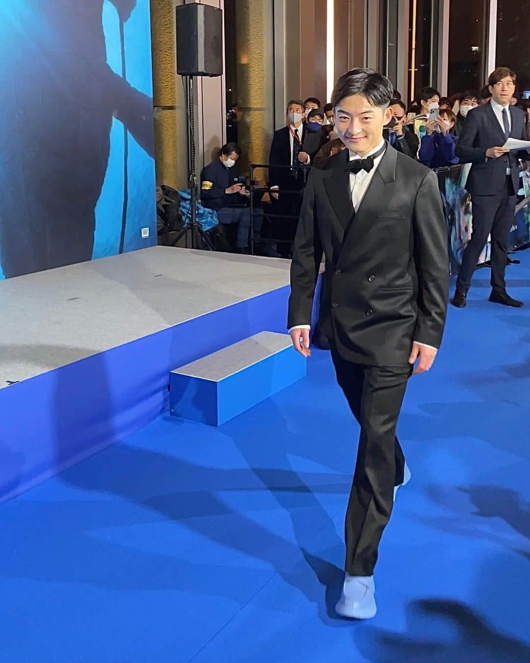 修一朗のインスタグラム：「アバター2のジャパンプレミア歩いた🕺🕺🕺 ジェームズキャメロン監督、実在した #アバター」