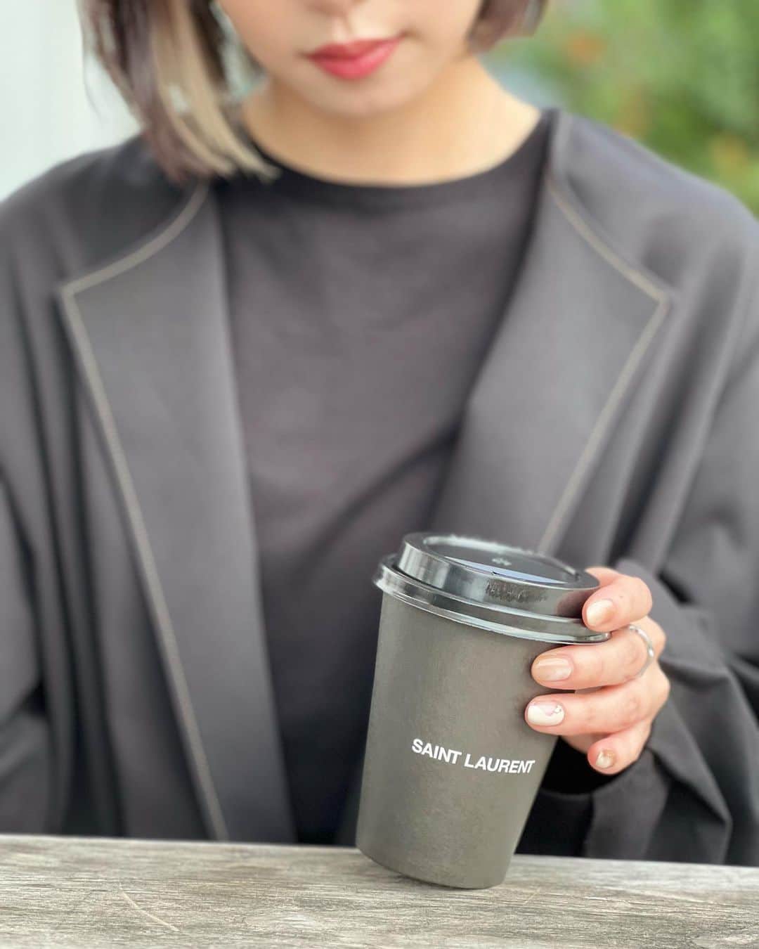 misaki saitoのインスタグラム：「. ☕️☕️☕️  #breaktime #black #saintlaurent」