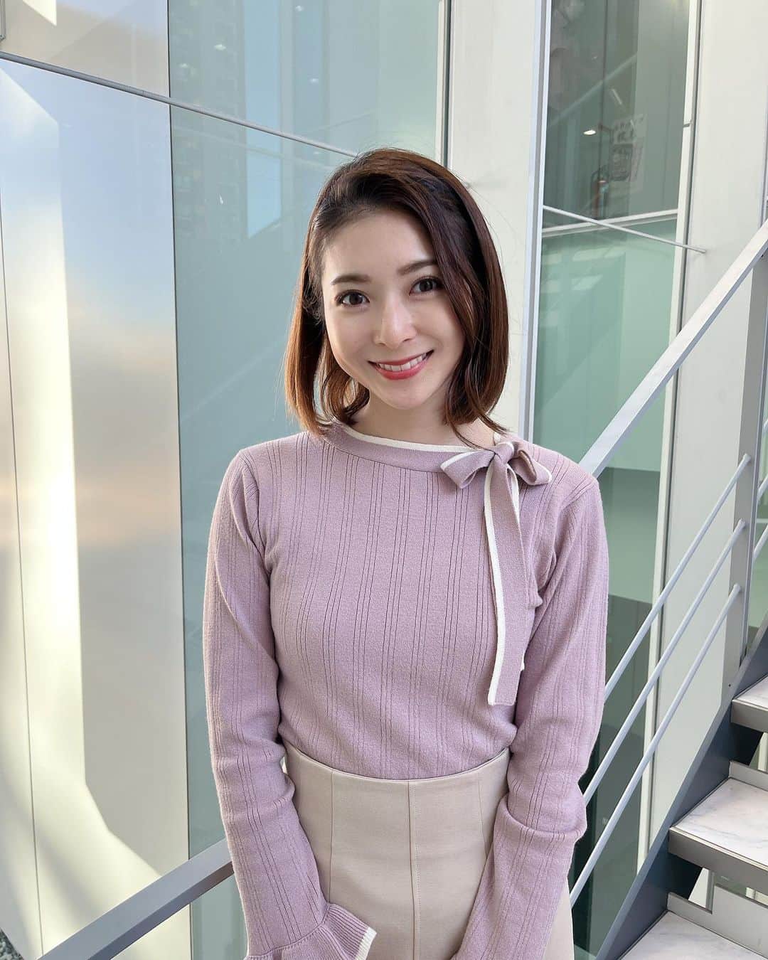 住田紗里のインスタグラム：「今年もあと1週間ですね！ 今年やり残したと思うことがないようにしたいものです。  トップス tocco closet (@tocco_closet)  スカート mysty woman (@mystywoman_com)  #グッドモーニング#衣装#toccocloset#mystywoman#テレビ朝日#テレ朝#テレビ朝日アナウンサー#アナウンサー#住田紗里」