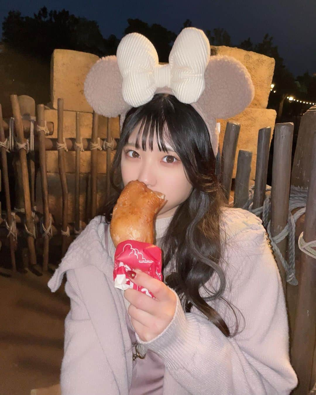 篠原ののかのインスタグラム：「いつかのディズニー🥰  わたしチキン絶対食べちゃうねん   #disney  #disneysea  #tokyodisneysea」