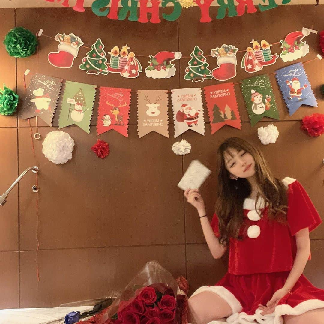 小栁紫苑さんのインスタグラム写真 - (小栁紫苑Instagram)「#クリスマス #サンタさん」12月26日 19時59分 - r__s__0608