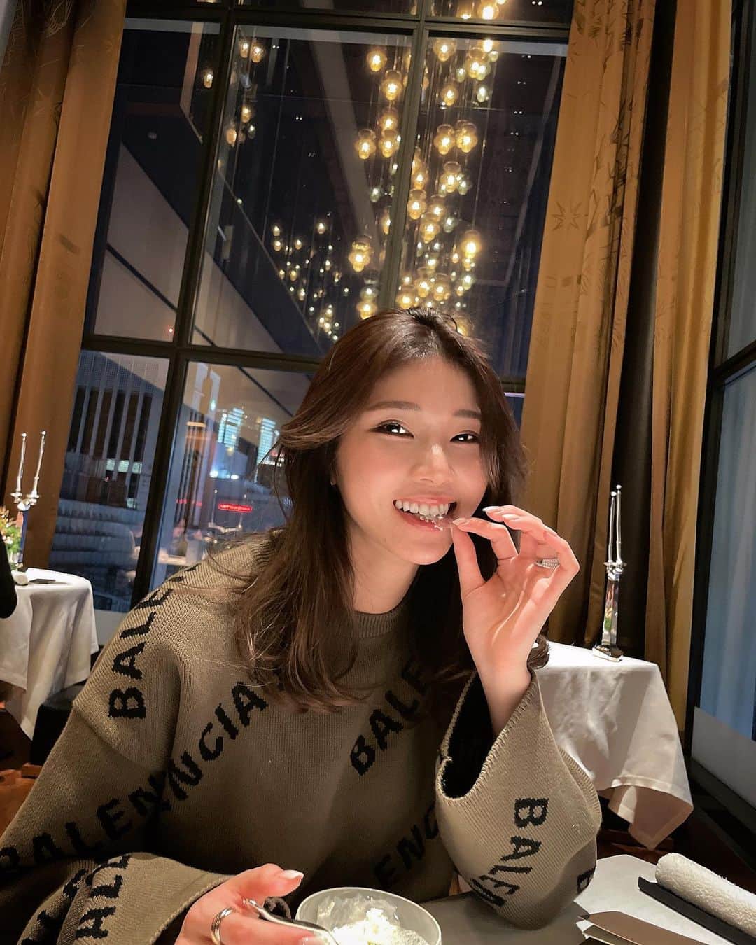 manaのインスタグラム：「BVLGARI dinner🍽  久しぶりの投稿ダっ🎄🫣  #BVLGARI」