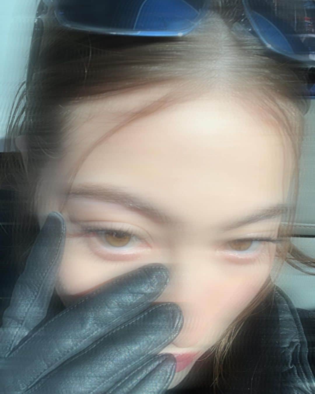 シュナイダー飛夢さんのインスタグラム写真 - (シュナイダー飛夢Instagram)「Let me just show off my new sunglasses and gloves 👽」12月26日 20時25分 - himeschndr