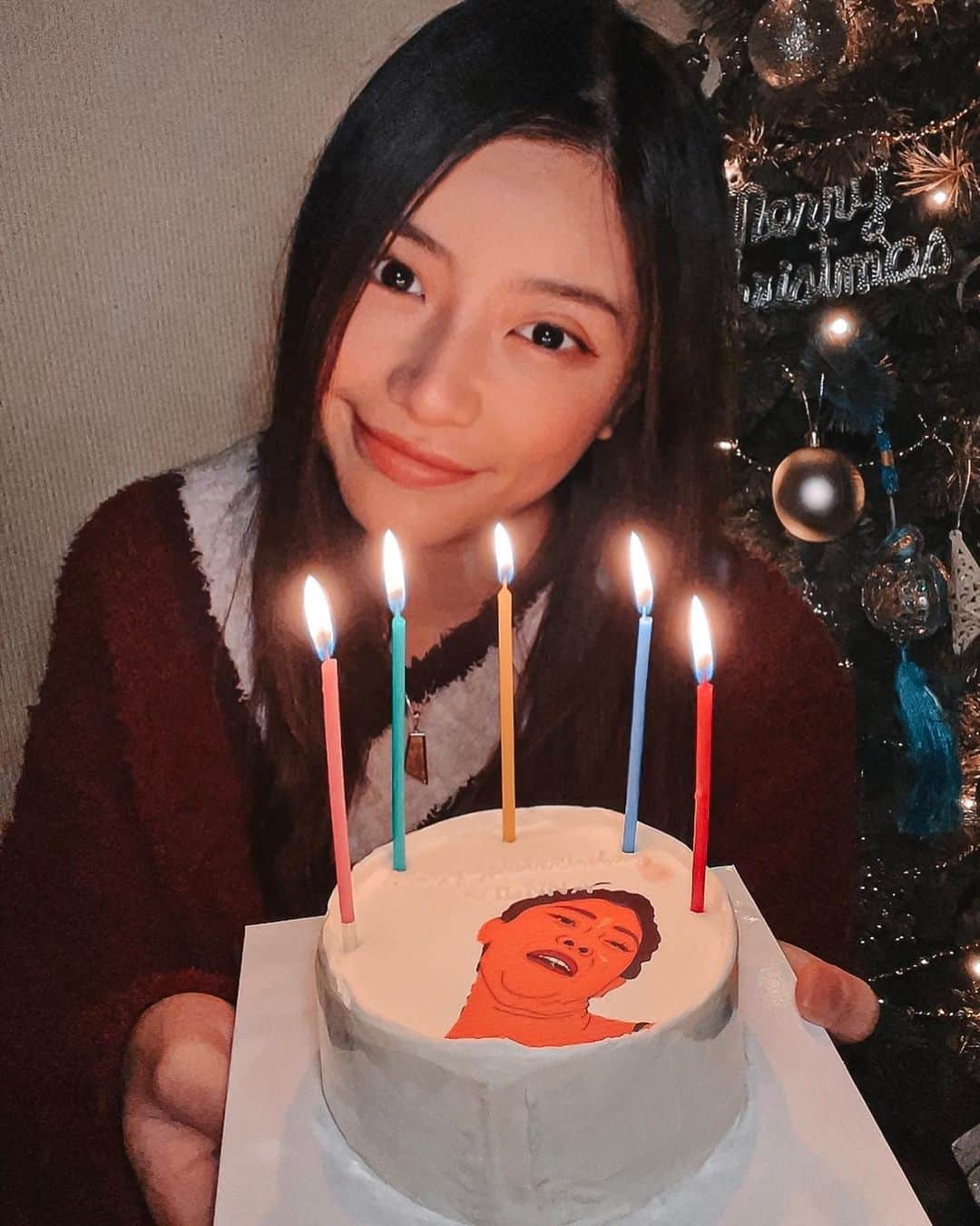 のインスタグラム：「Happy Birthday to ME🎈 28歳になってもうたやんか。」
