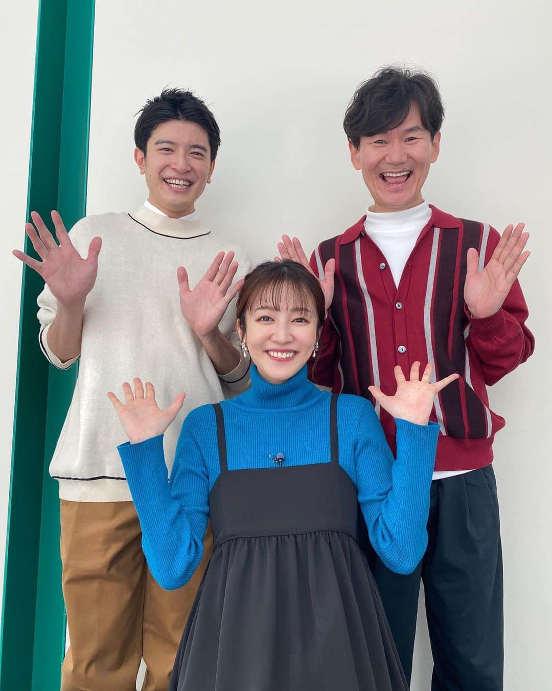 滝菜月のインスタグラム：「５年３か月お付き合いいただき ありがとうございました！！ 楽しいお昼をお届けすることをモットーに 毎日ヒルナンデスを担当していましたが、 振り返ってみると、私が視聴者の皆さんや周りの方々から 楽しい時間を、元気を、与えてもらっていたなと感じています。 至らないところも多かった私ですが 温かく見守ってくださった皆さん SNSやロケなどで言葉をかけてくださった皆さん ありがとうございました。 ⁡ 来年からのヒルナンデスは新人の浦野モモアナウンサーが担当します!! しっかり者でとっても頼りになる後輩です✨ 激辛好きだったり豆知識が豊富だったり 色んな引き出しがある浦野アナが加わったヒルナンデス、 楽しいお昼になること間違いなし☺️👏 これまでのヒルナンデスも、これからのフレッシュなヒルナンデスも、変わらず大好きです!! ⁡ #ヒルナンデス #6コマ漫画風 #泣いてるフリしてふざけていたら後からホントに涙が出てきた笑 #これからもよろしくお願いします」