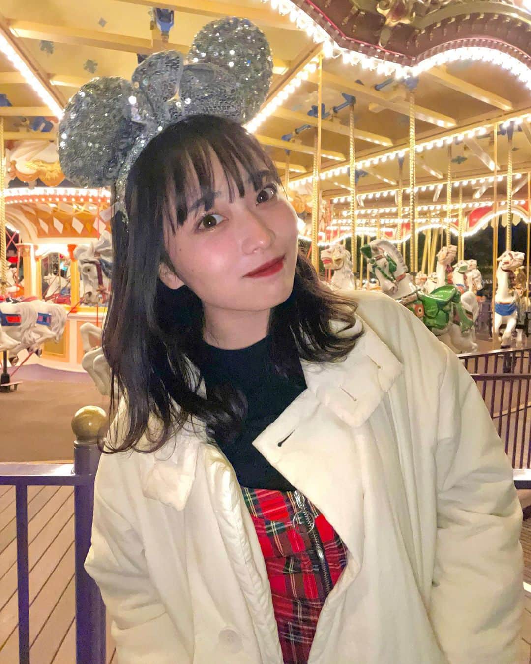 金山奈々絵のインスタグラム：「ちょっと前大学の友達とクリスマスディズニー行った🎄みんなはどんなクリスマスだったー？」